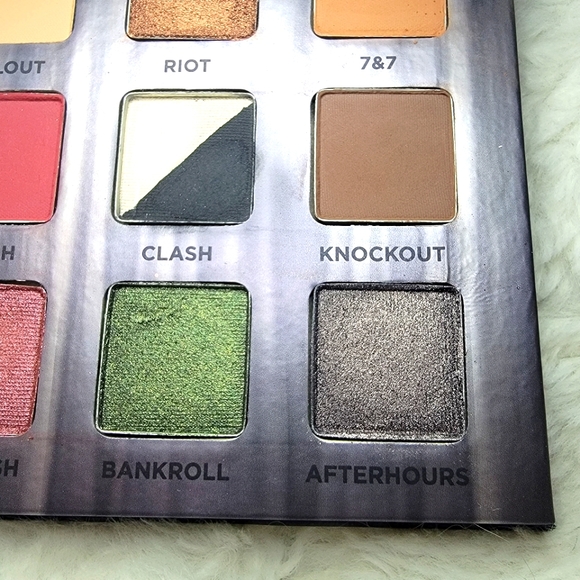 💥DISCONTINUED EXCLUSIVE LIMITED EDITION💥Urban Decay Troublemaker Palette! - Picture 5 of 7